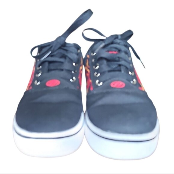 Heelys Pro 20 Print Black Red Flames Sz 4 Retro, Skater, Fun Sneaker with Wheels - Picture 4 of 9